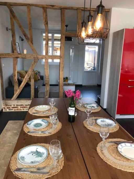 Maison Sur La Place Du Village D'ourville En Caux *