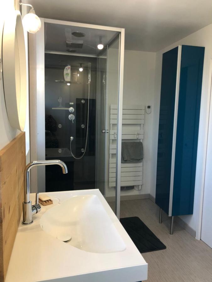 Maison Sur La Place Du Village D'ourville En Caux Hébergement de vacances *