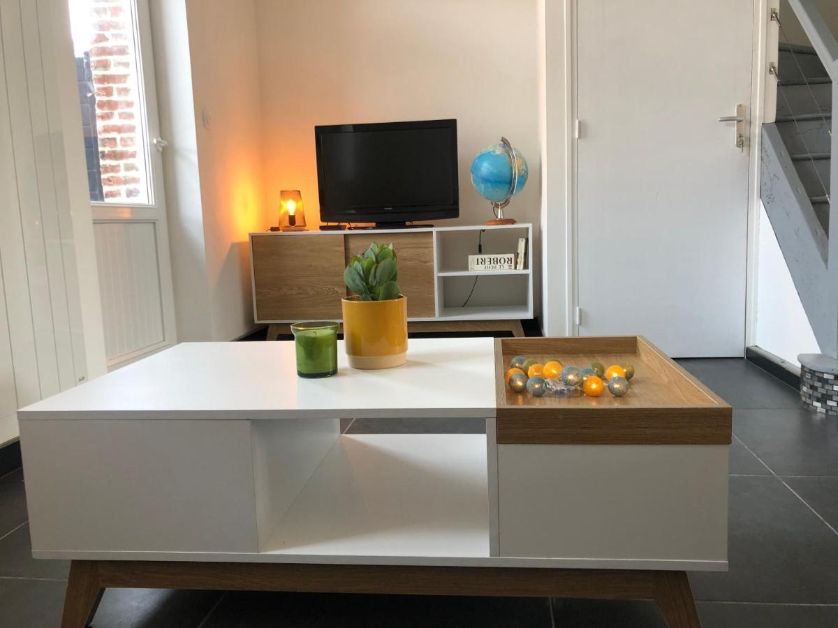 Maison Sur La Place Du Village D'ourville En Caux